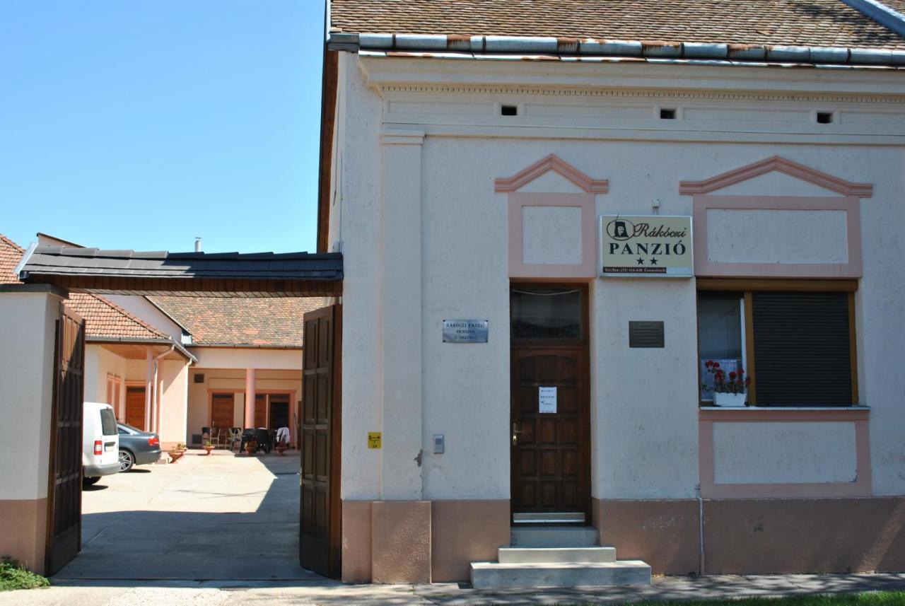 Rakoczi Panzio Hotel Debreţin Exterior foto