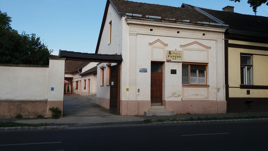 Rakoczi Panzio Hotel Debreţin Exterior foto
