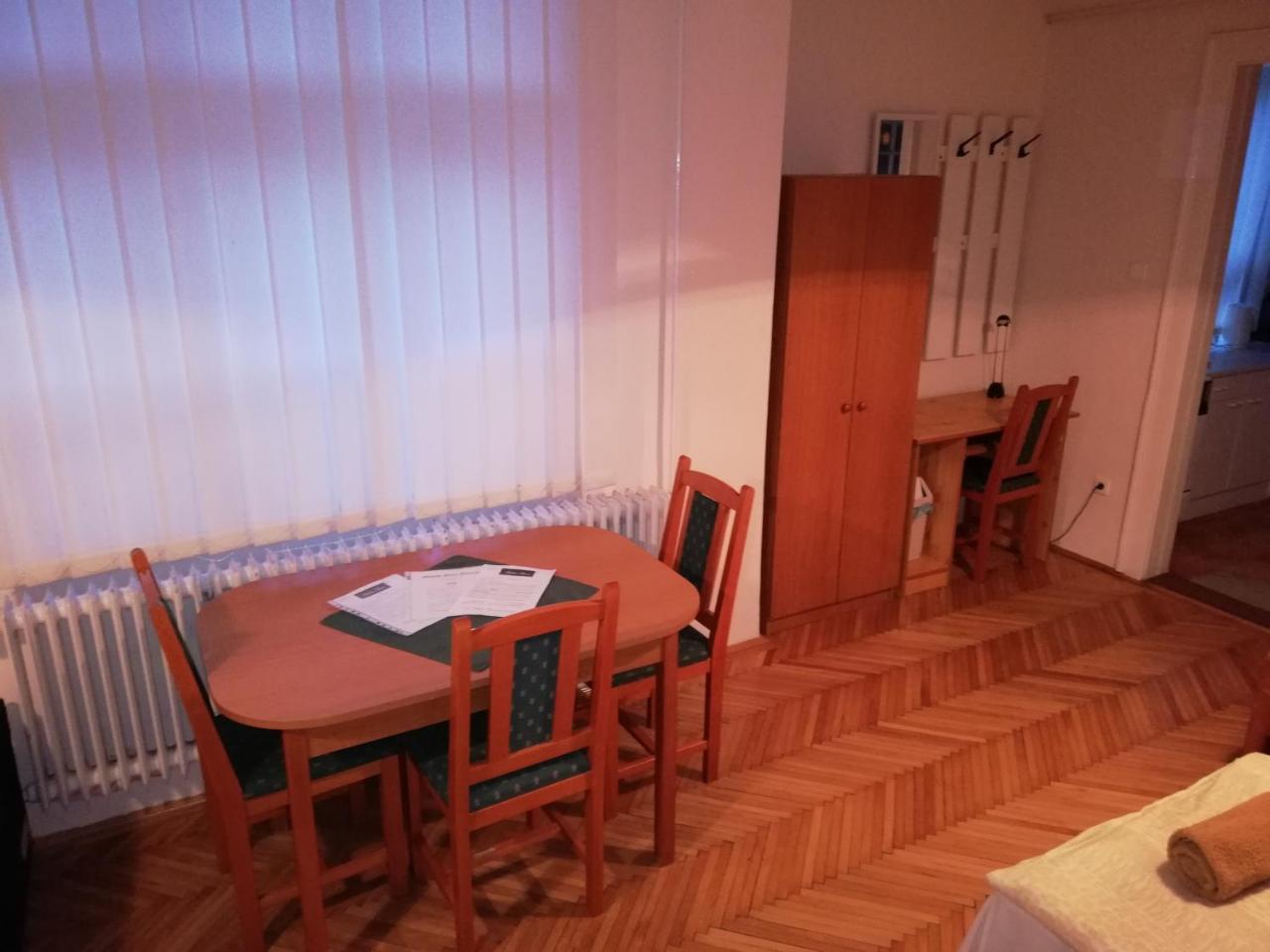 Rakoczi Panzio Hotel Debreţin Exterior foto